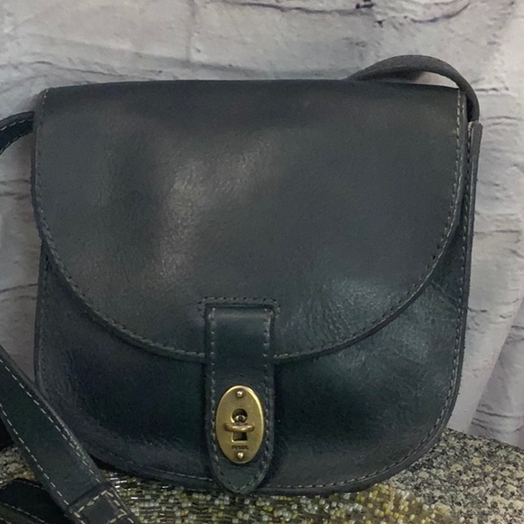 Cute Fossil Crossbody Bag - Picture 2 of 6